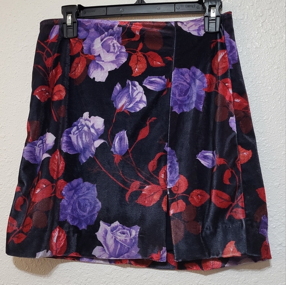 Anthropology Velvet skirt floral with purple and red, size 4 - Picture 2 of 8